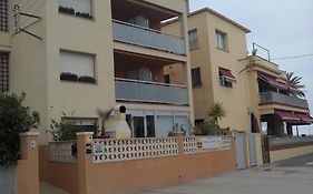 Hostal Cubelles